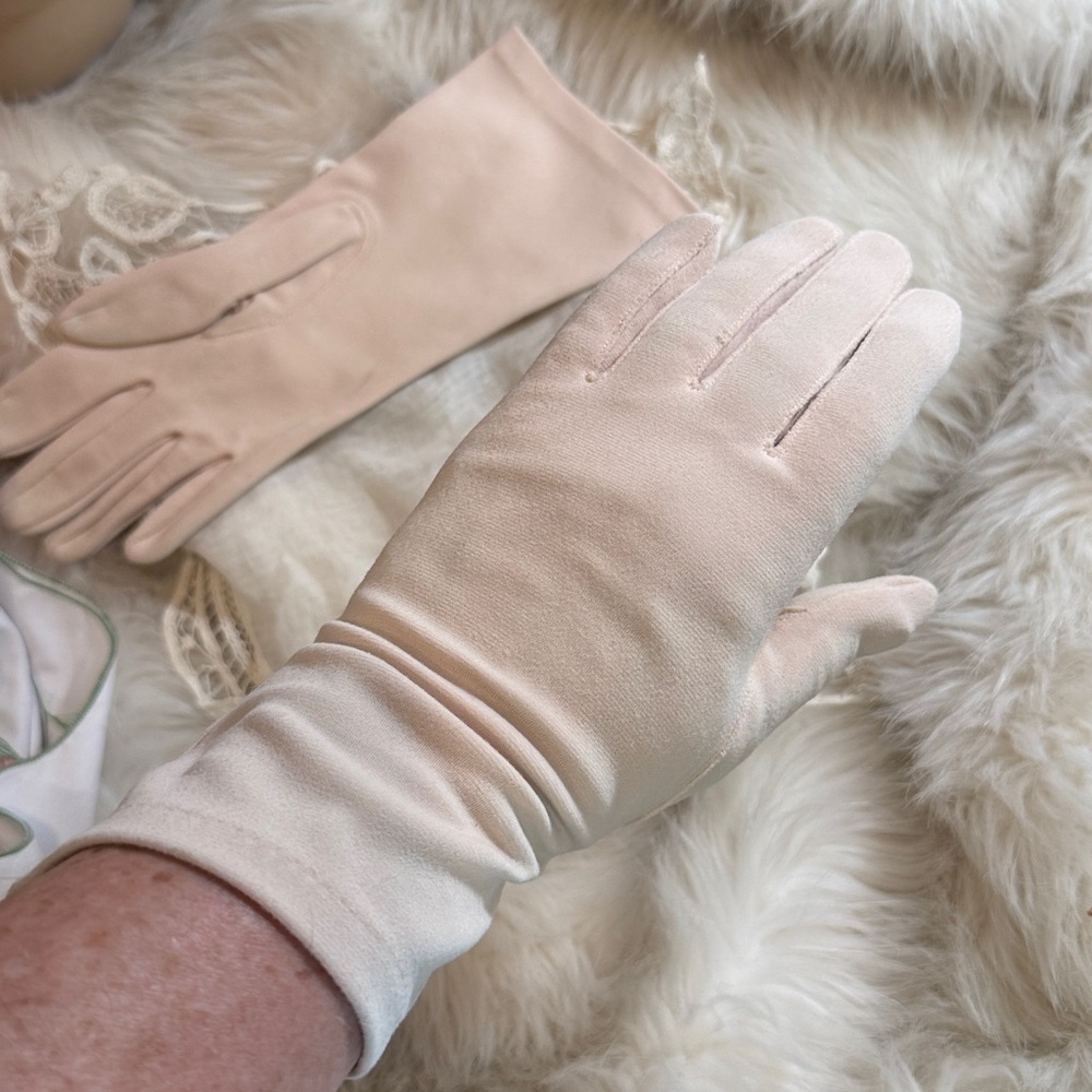 VTG JC Penney gloves vintage fits 6.5-8‎ nude color stretch nylon estate lady’s